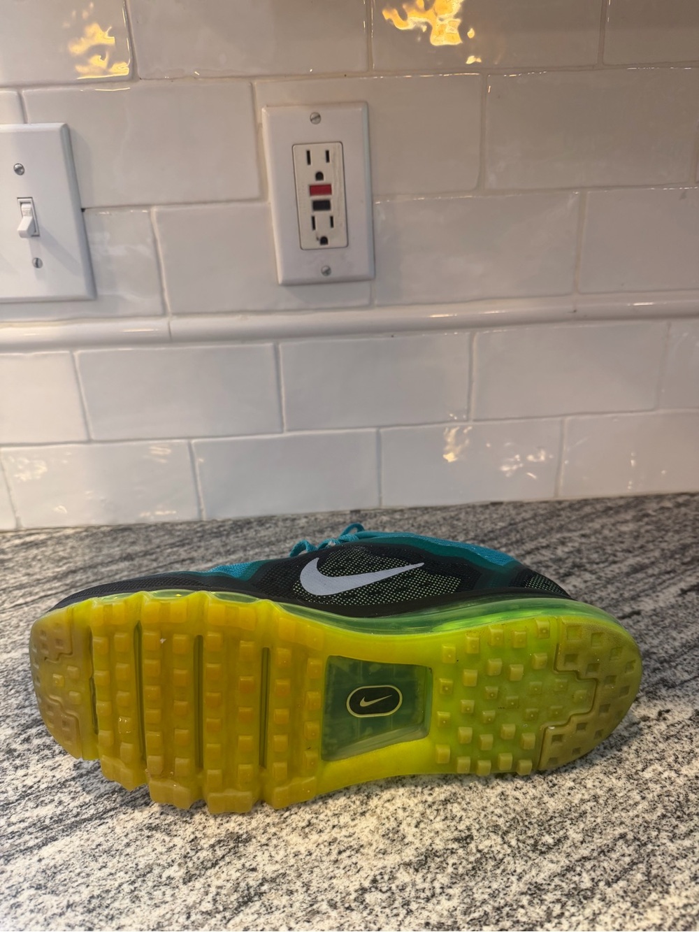Women’s Nike Air Max Teal Flash Lime 621078-302 Size 9 - Picture 9 of 10